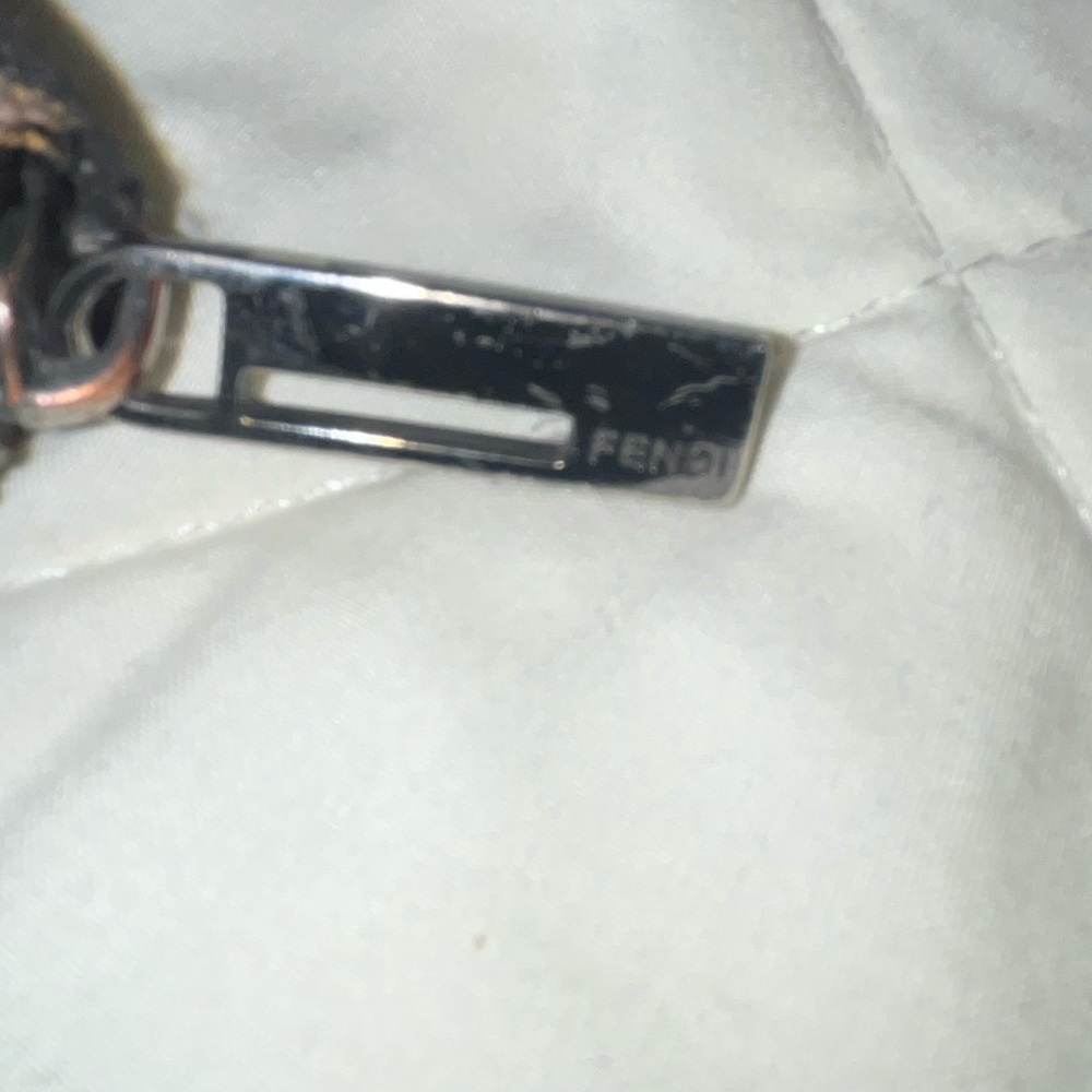Fendi zip around wallet authentic - Picture 5 of 11